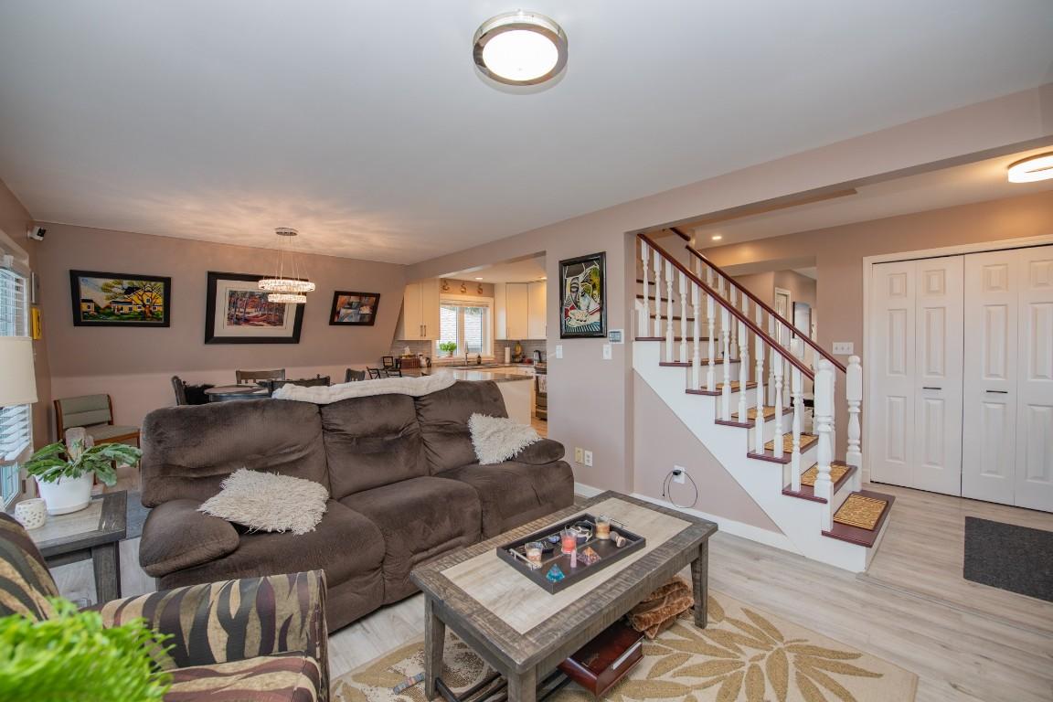 









682


Cougar

Street,
Vernon,




BC
V1H 2A1

