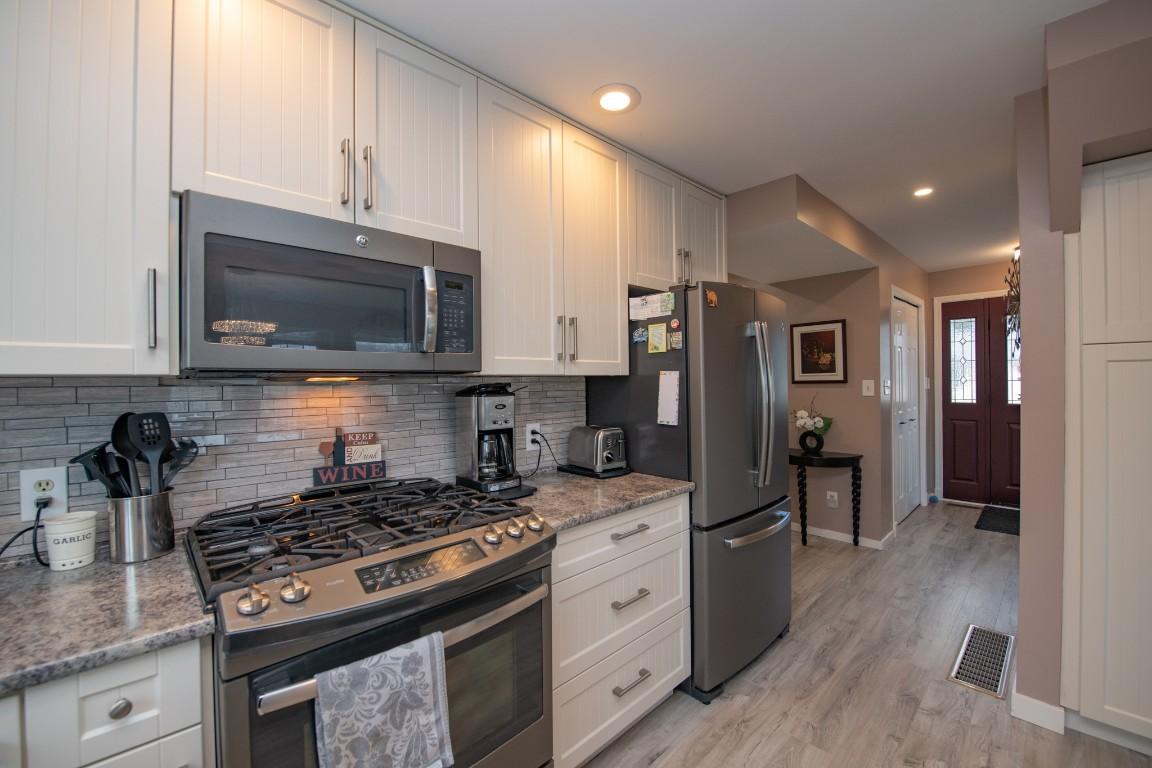 









682


Cougar

Street,
Vernon,




BC
V1H 2A1

