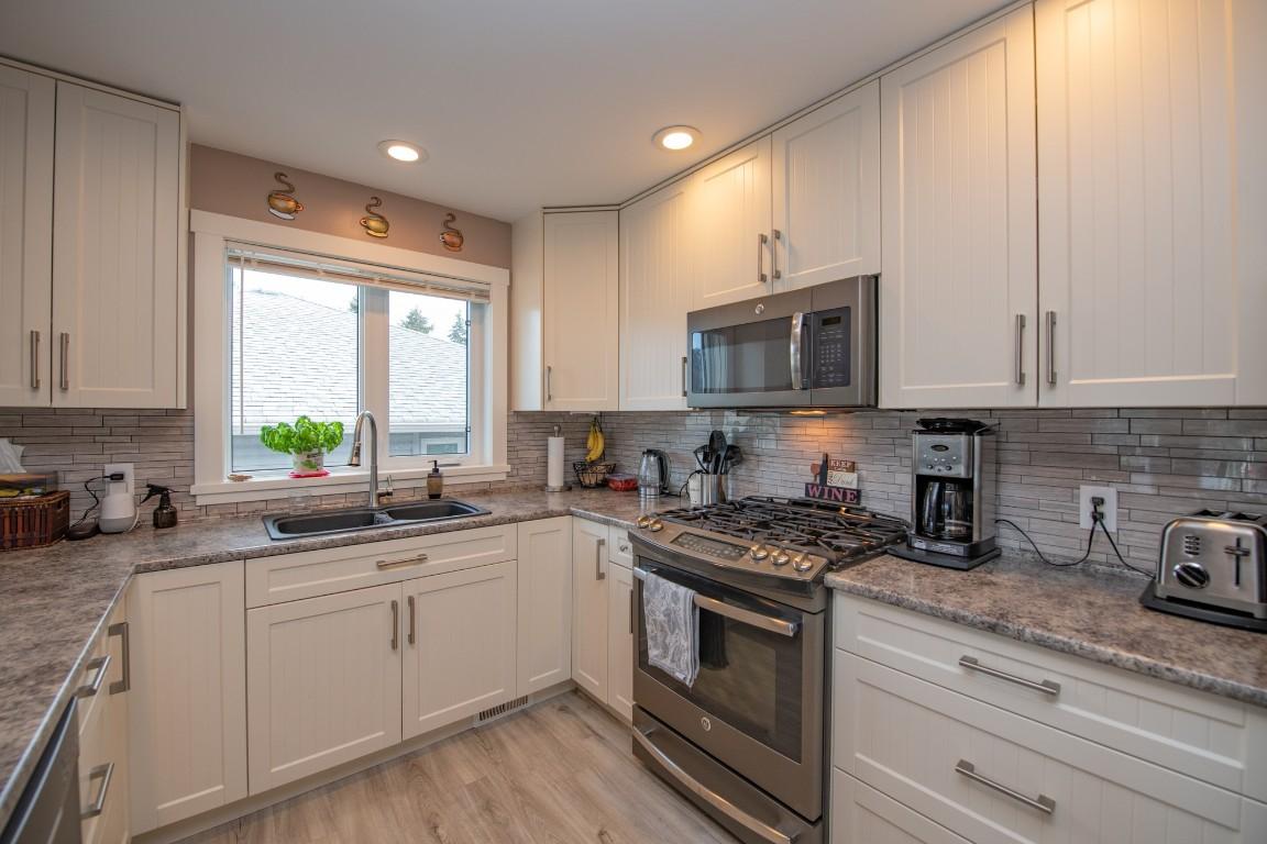 









682


Cougar

Street,
Vernon,




BC
V1H 2A1

