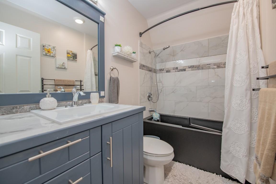 









682


Cougar

Street,
Vernon,




BC
V1H 2A1

