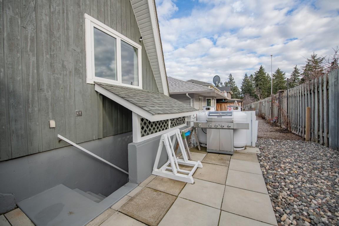 









682


Cougar

Street,
Vernon,




BC
V1H 2A1

