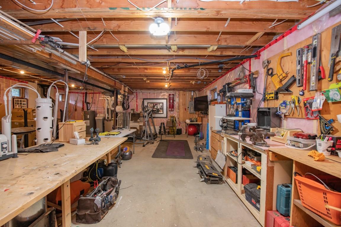 









682


Cougar

Street,
Vernon,




BC
V1H 2A1

