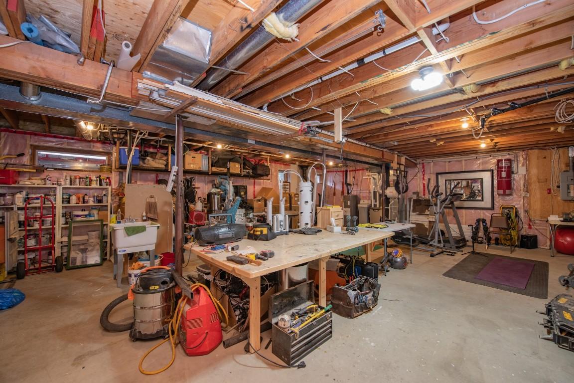 









682


Cougar

Street,
Vernon,




BC
V1H 2A1

