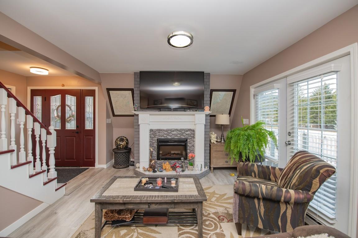 









682


Cougar

Street,
Vernon,




BC
V1H 2A1


