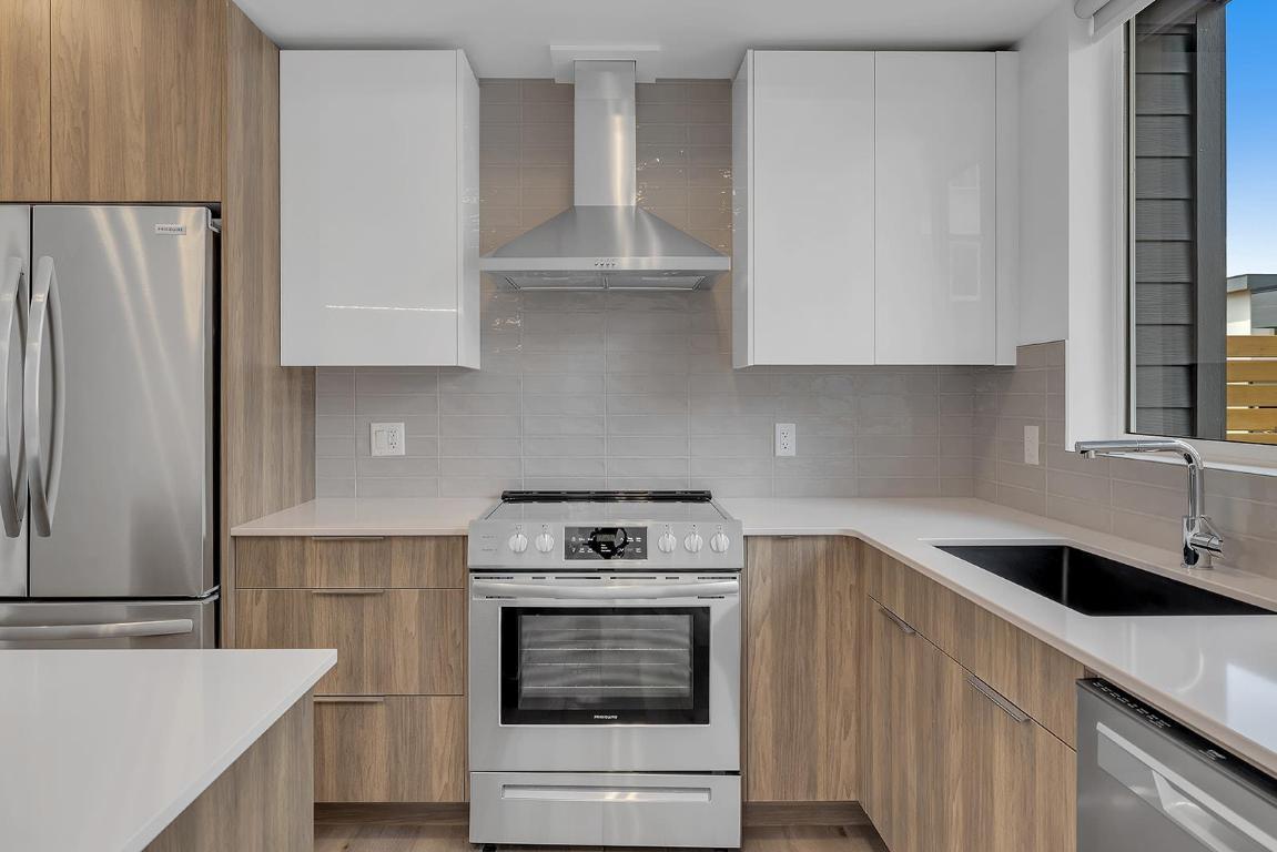 









3642


Mission Springs

Drive, 102C,
Kelowna,




BC
V1W 0E1

