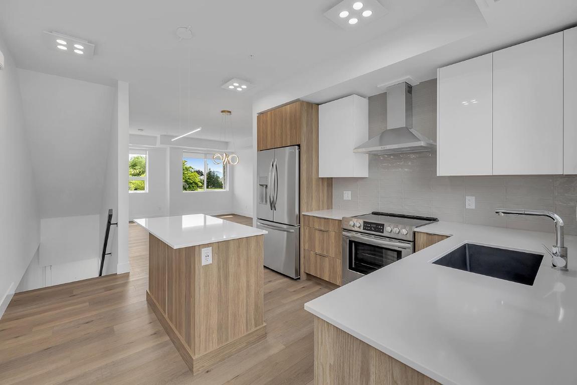









3642


Mission Springs

Drive, 102C,
Kelowna,




BC
V1W 0E1

