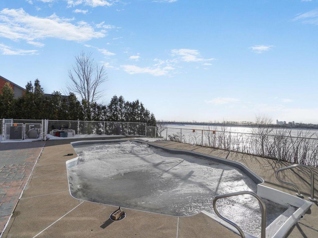 









7680


Boul. Marie-Victorin

, 919,
Brossard,




QC
J4W3L2

