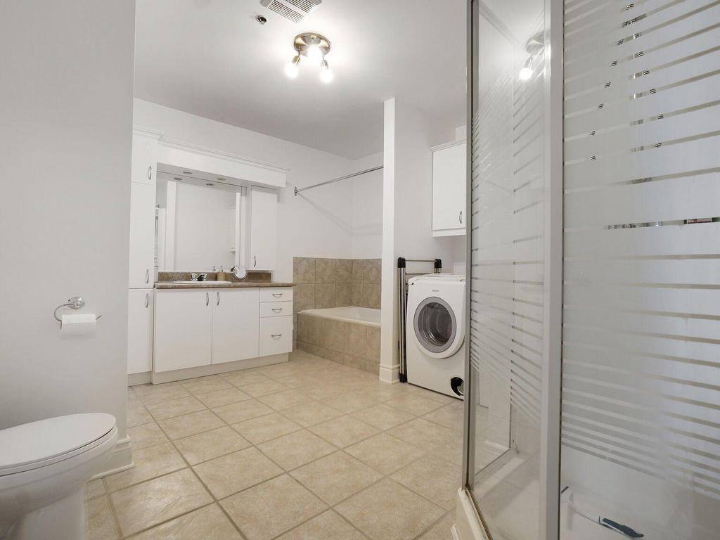 









7680


Boul. Marie-Victorin

, 919,
Brossard,




QC
J4W3L2

