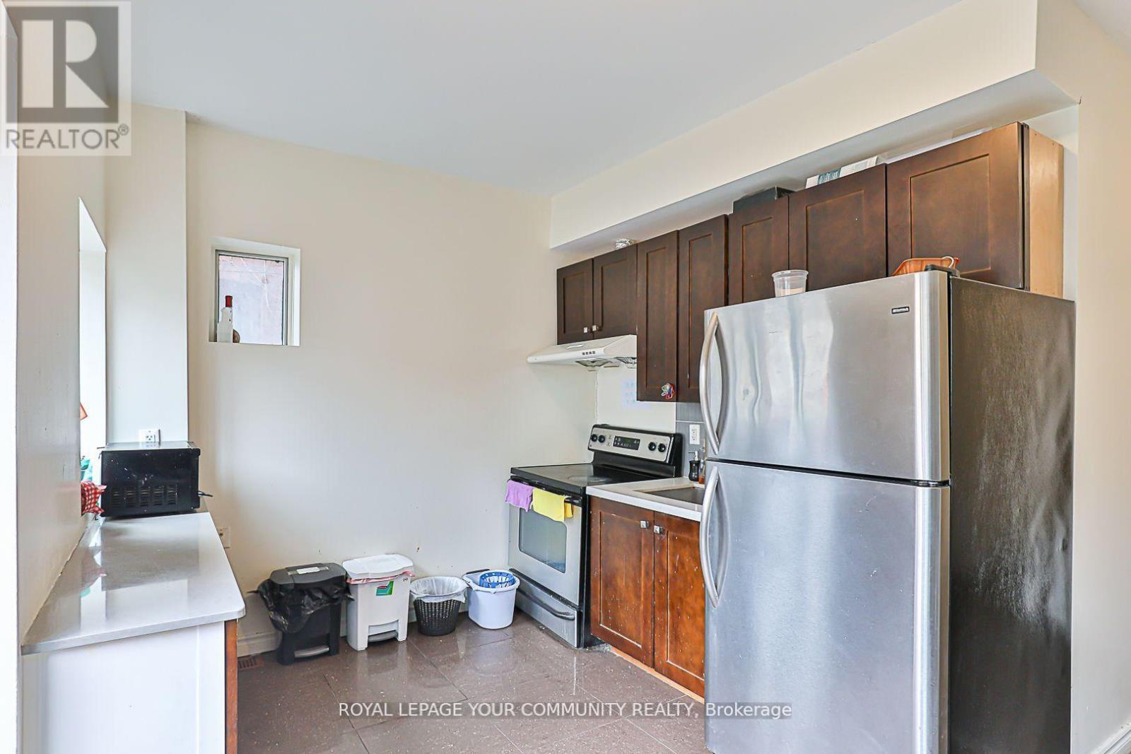 












106A PEMBROKE STREET

,
Toronto,




Ontario
M5A2N8

