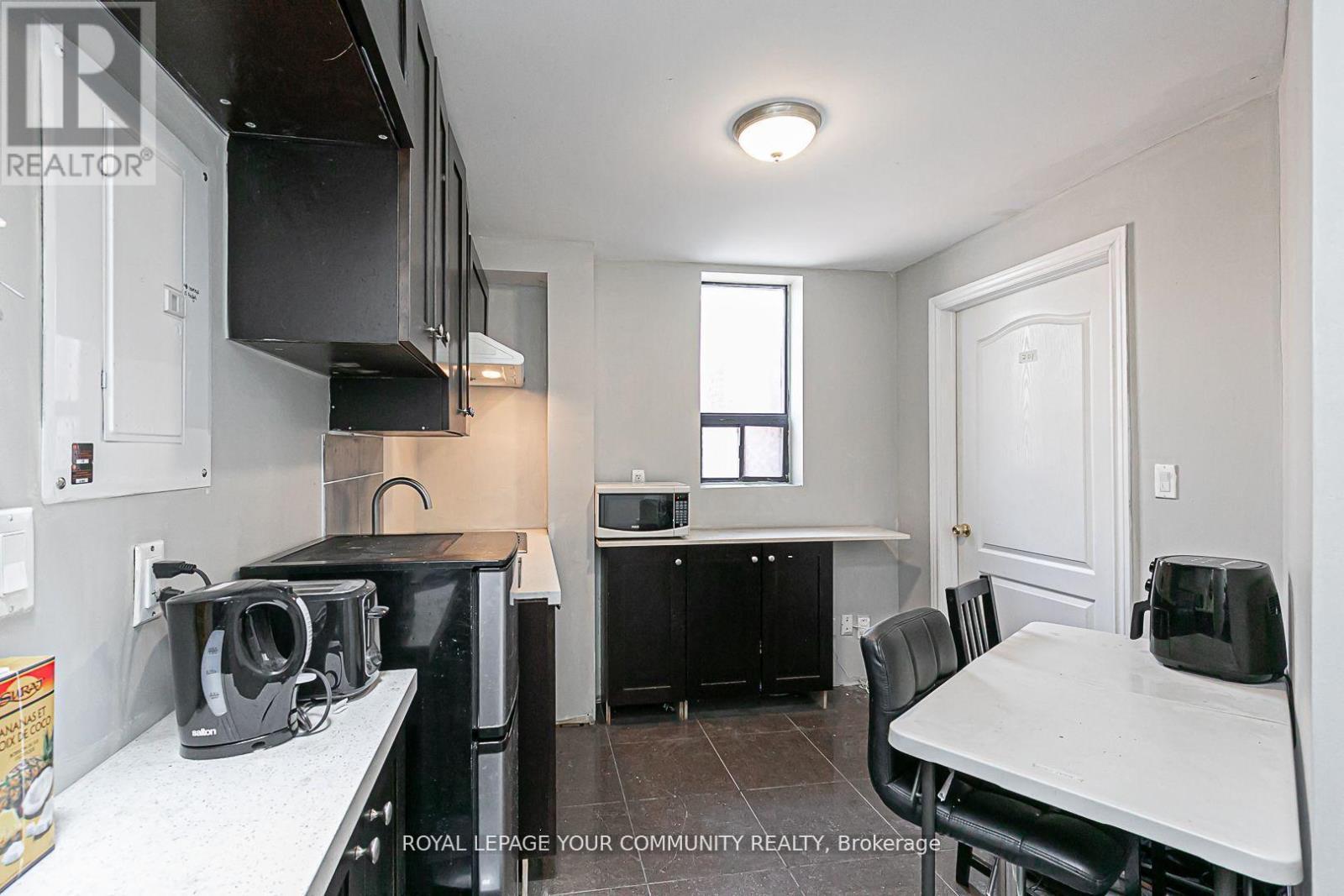 












106A PEMBROKE STREET

,
Toronto,




Ontario
M5A2N8

