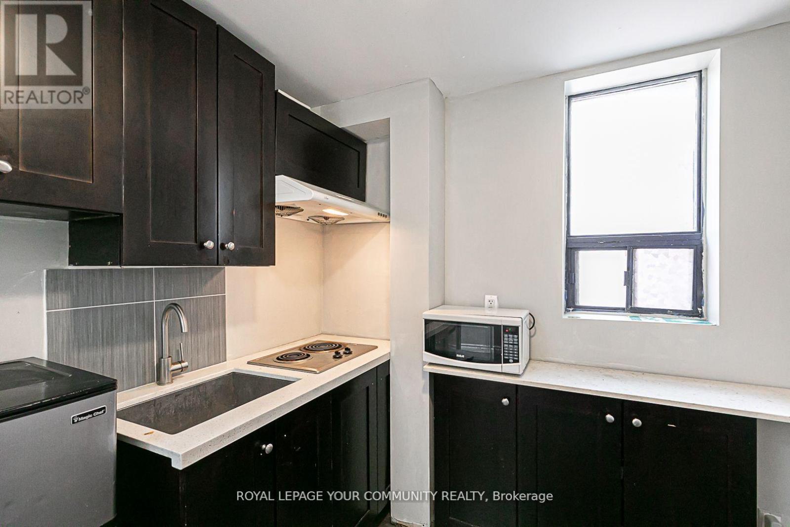 












106A PEMBROKE STREET

,
Toronto,




Ontario
M5A2N8


