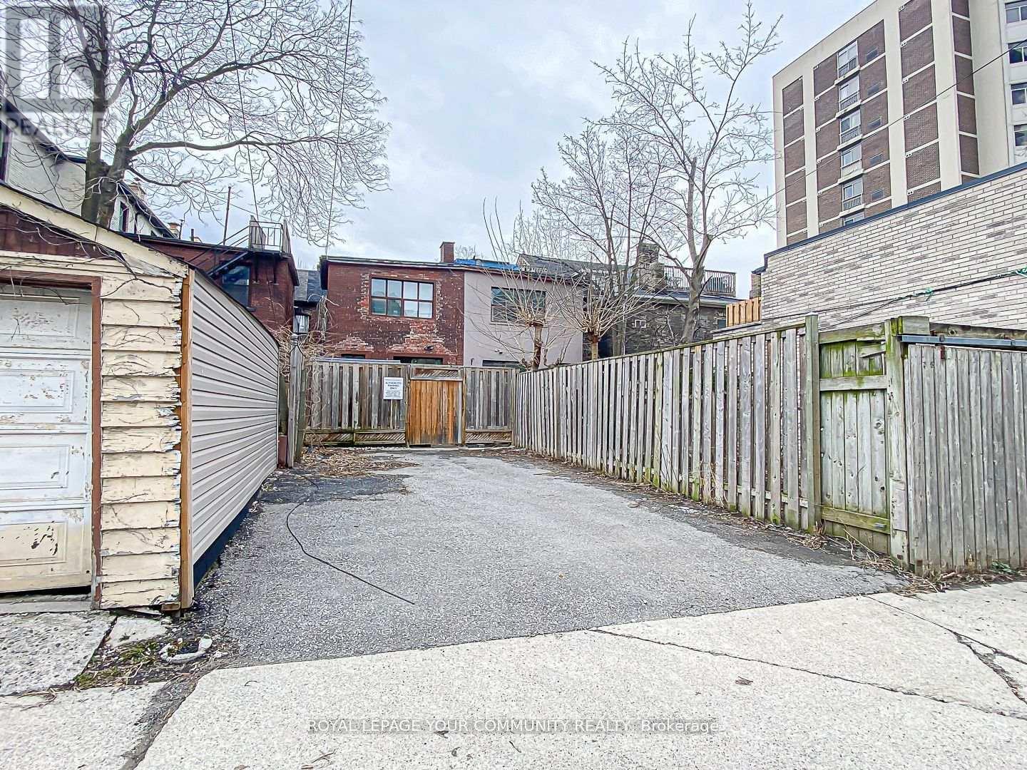 












106A PEMBROKE STREET

,
Toronto,




Ontario
M5A2N8

