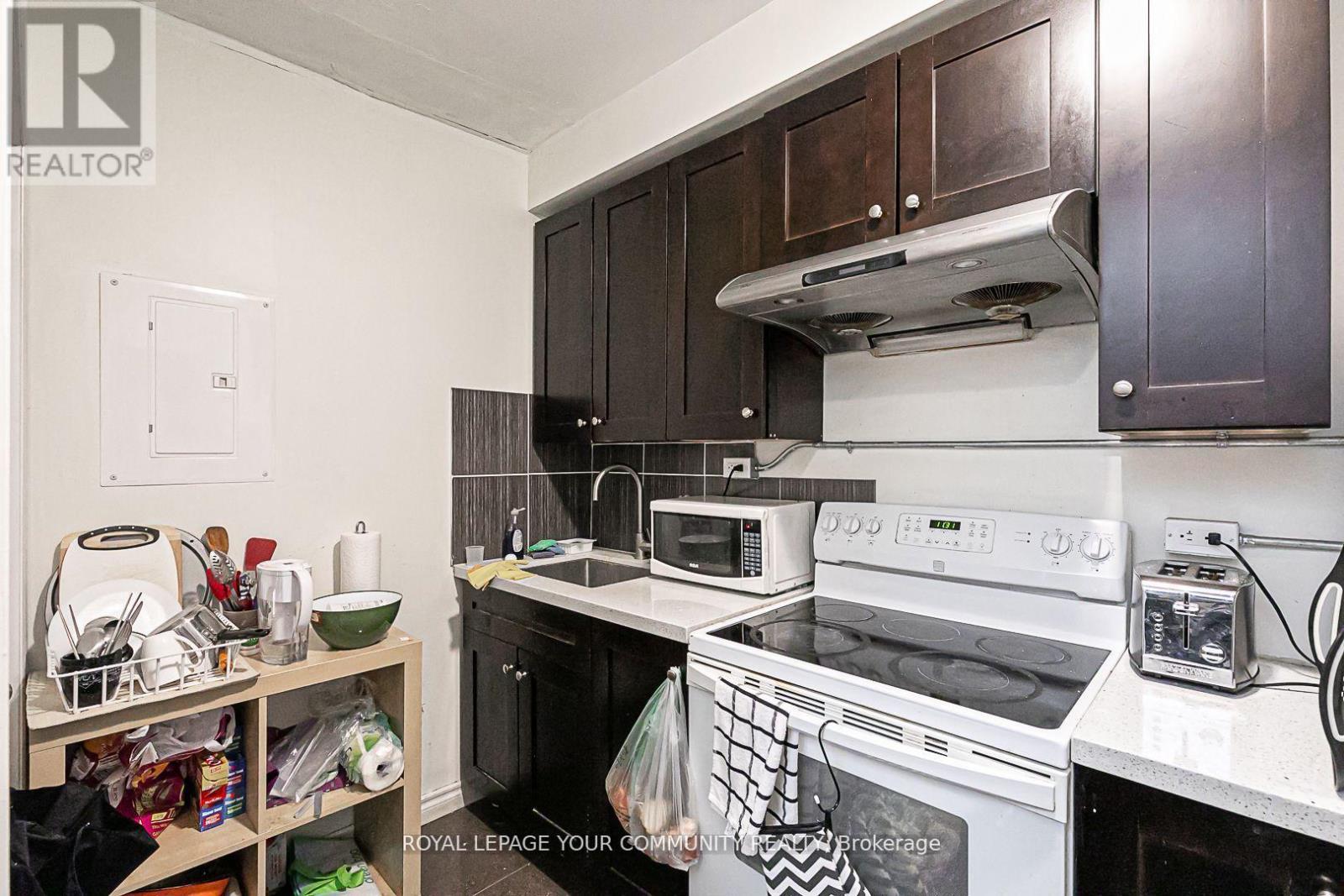 












106A PEMBROKE STREET

,
Toronto,




Ontario
M5A2N8


