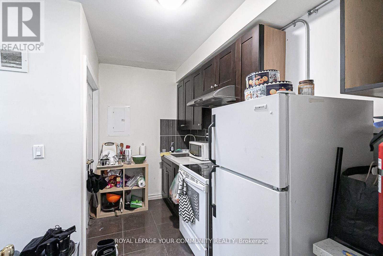 












106A PEMBROKE STREET

,
Toronto,




Ontario
M5A2N8

