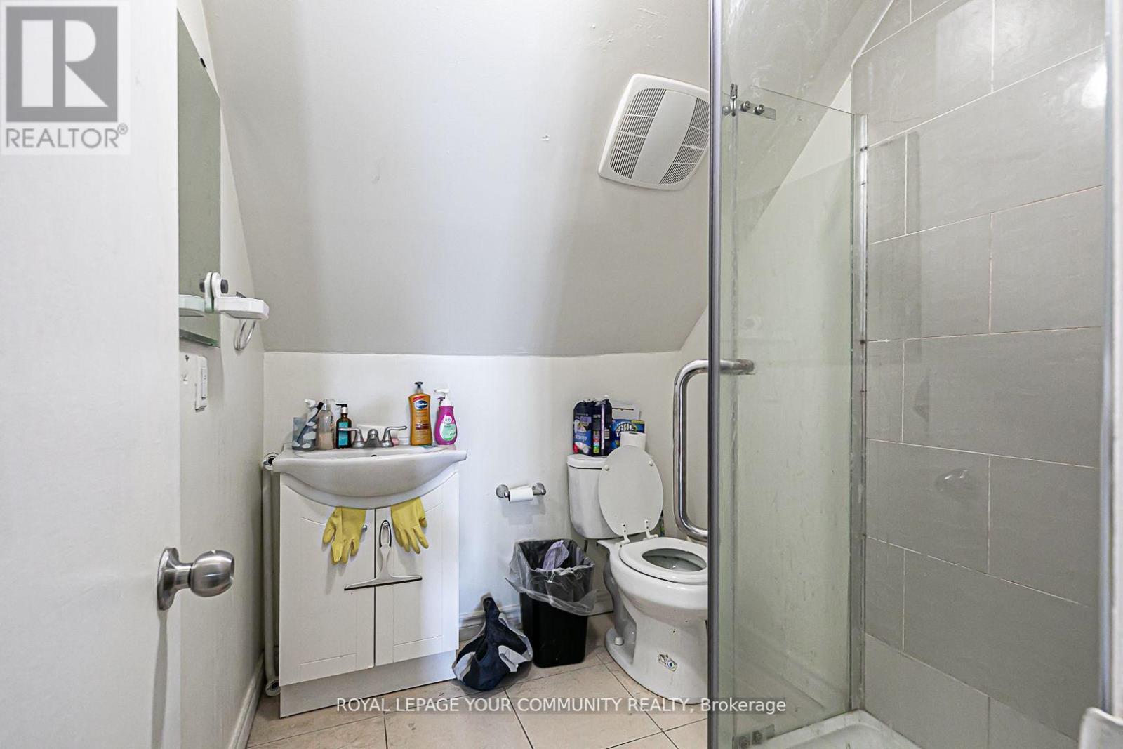 












106A PEMBROKE STREET

,
Toronto,




Ontario
M5A2N8

