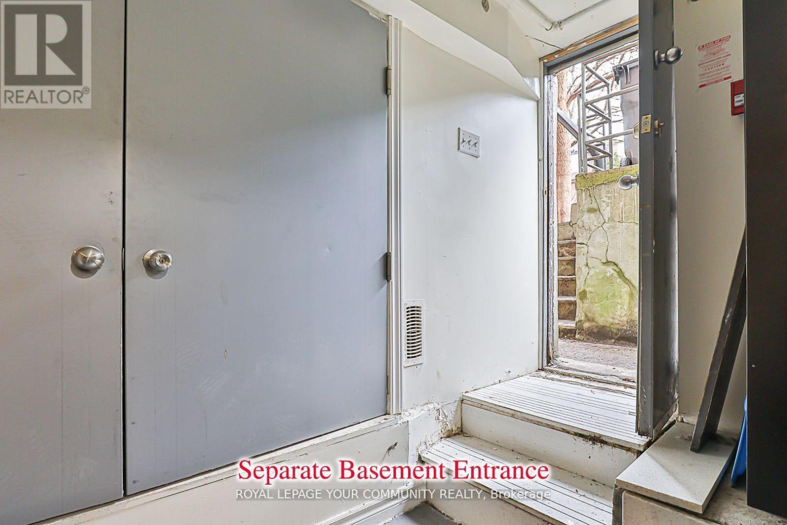 












106A PEMBROKE STREET

,
Toronto,




Ontario
M5A2N8

