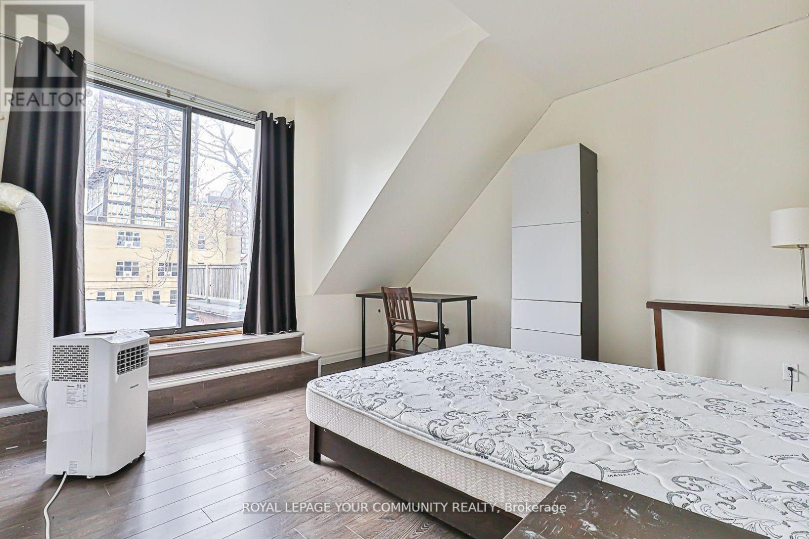 












106A PEMBROKE STREET

,
Toronto,




Ontario
M5A2N8

