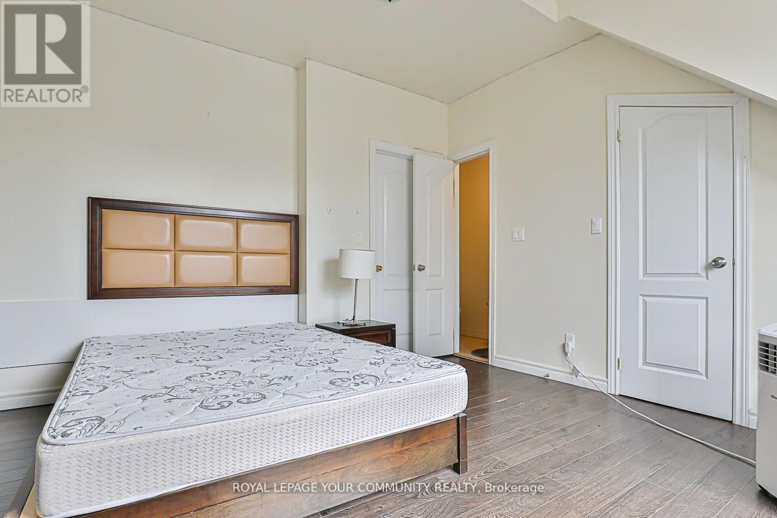 












106A PEMBROKE STREET

,
Toronto,




Ontario
M5A2N8

