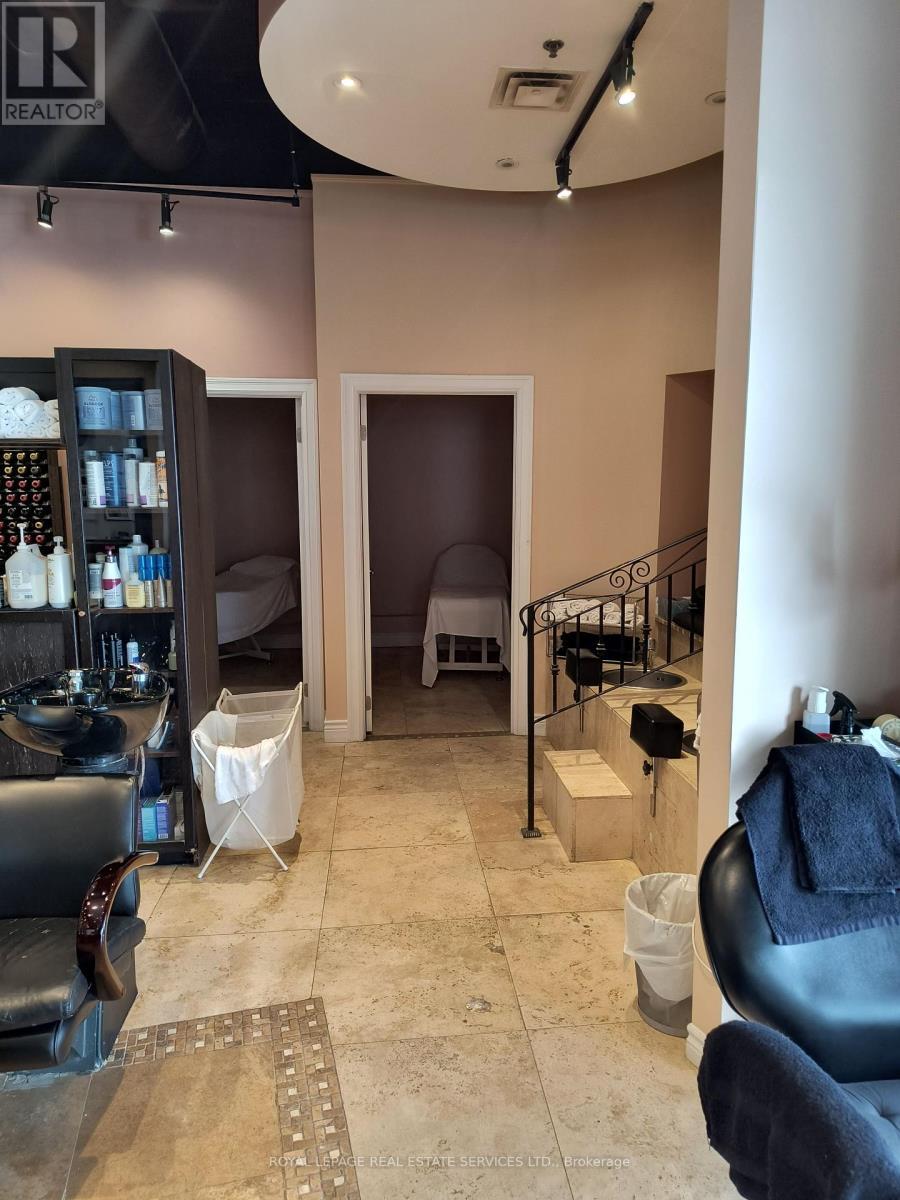 












F - 12 HARRISON GARDENS BOULEVARD

,
Toronto,




Ontario
M2N7K6

