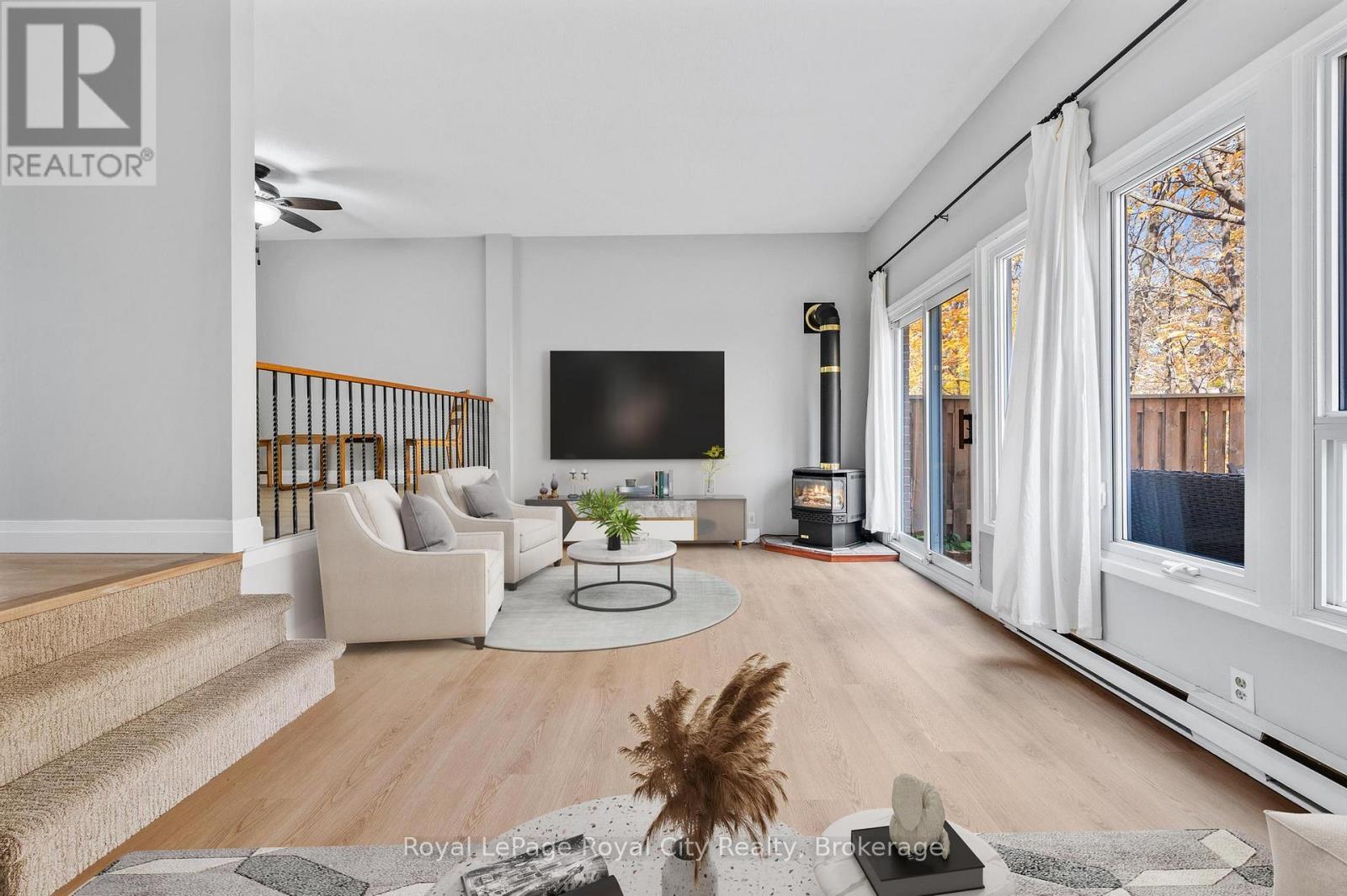 












165 - 2050 UPPER MIDDLE ROAD

,
Burlington (Brant Hills),




Ontario
L7P3R9

