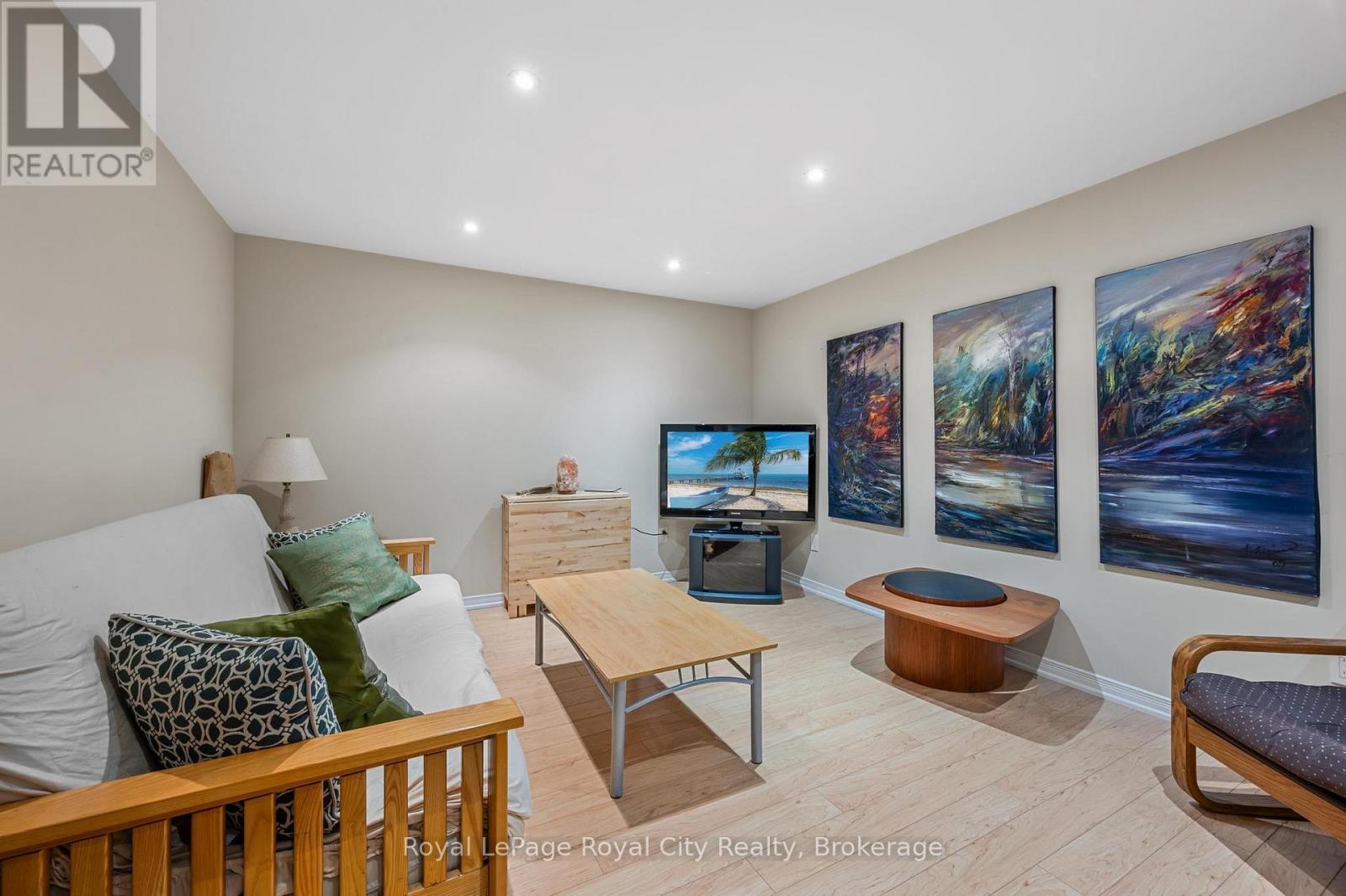 












165 - 2050 UPPER MIDDLE ROAD

,
Burlington (Brant Hills),




Ontario
L7P3R9

