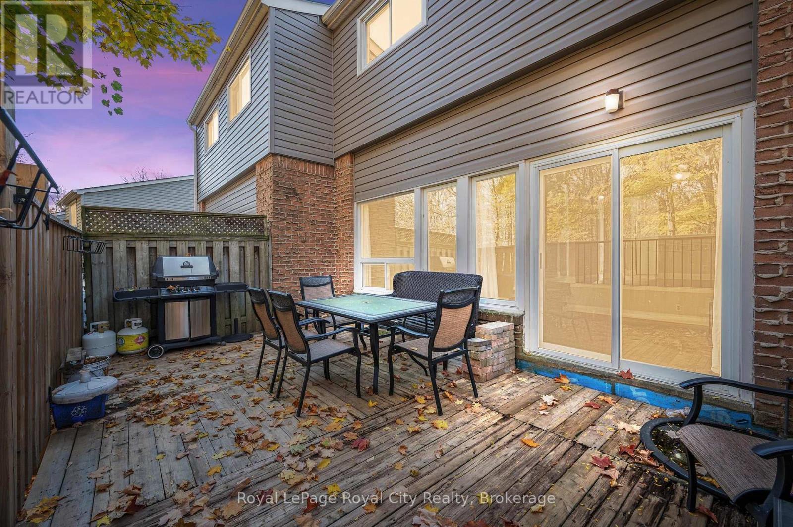 












165 - 2050 UPPER MIDDLE ROAD

,
Burlington (Brant Hills),




Ontario
L7P3R9

