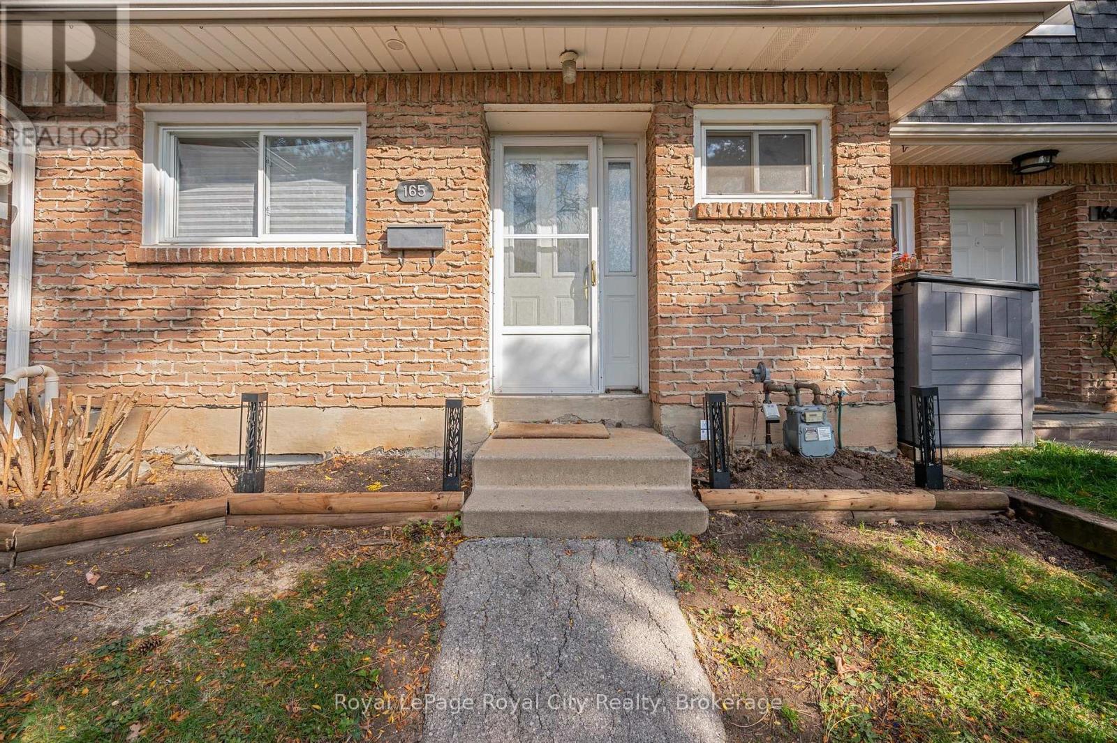 












165 - 2050 UPPER MIDDLE ROAD

,
Burlington (Brant Hills),




Ontario
L7P3R9

