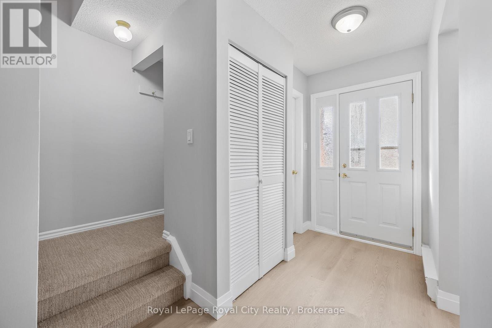 












165 - 2050 UPPER MIDDLE ROAD

,
Burlington (Brant Hills),




Ontario
L7P3R9


