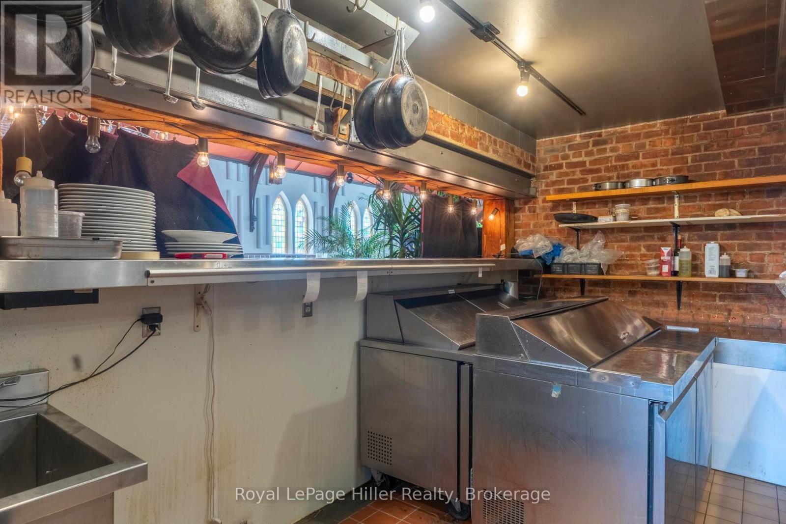 












95 WATERLOO ST STREET

,
Stratford,




Ontario
N5A3M1

