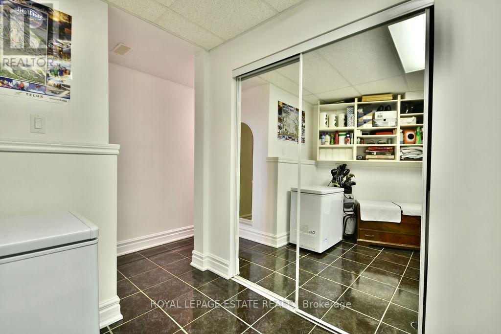 












25 LAIDLAW STREET

,
Wasaga Beach,




Ontario
L9Z2L2


