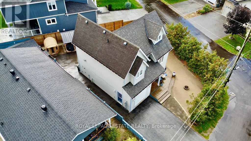 












25 LAIDLAW STREET

,
Wasaga Beach,




Ontario
L9Z2L2

