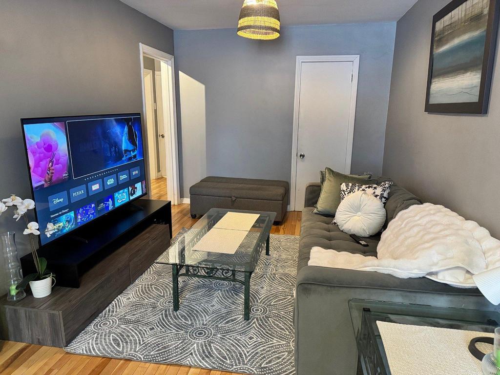 









2642


Rue Hogan

,
Montréal (Ville-Marie),




QC
H2K2T6

