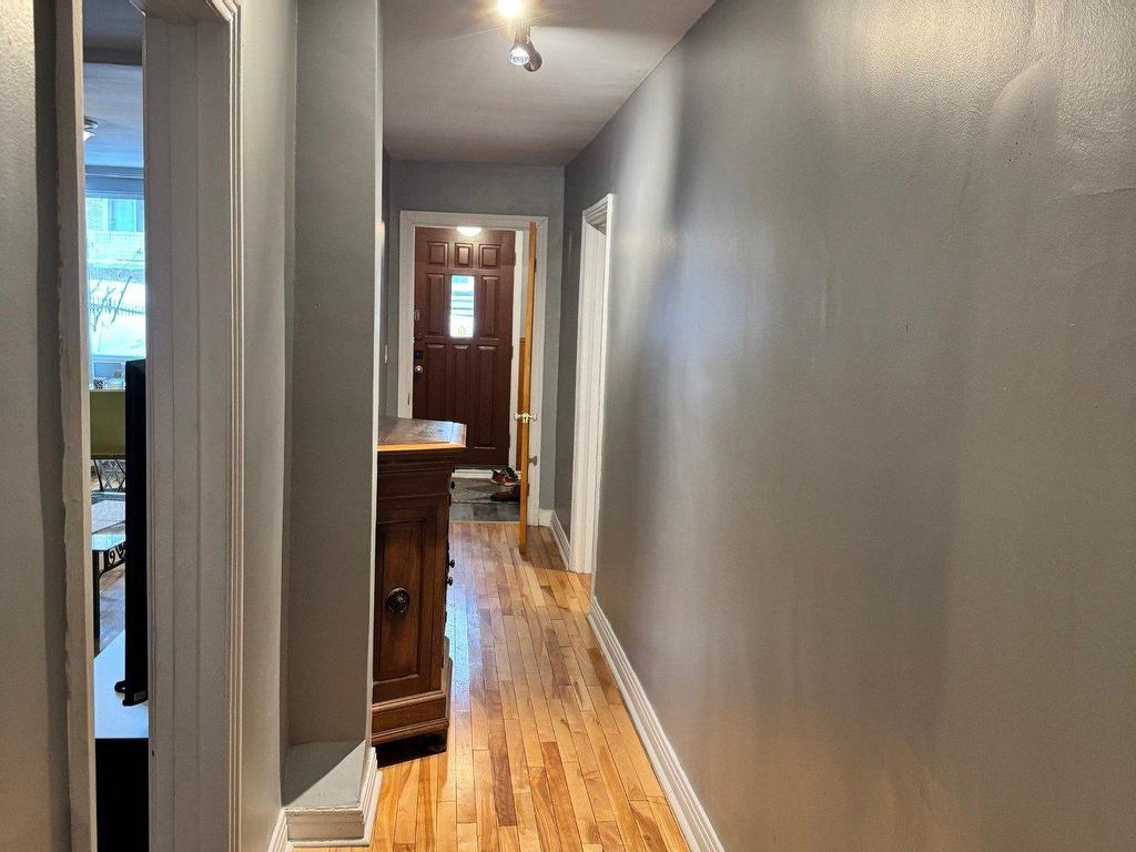









2642


Rue Hogan

,
Montréal (Ville-Marie),




QC
H2K2T6

