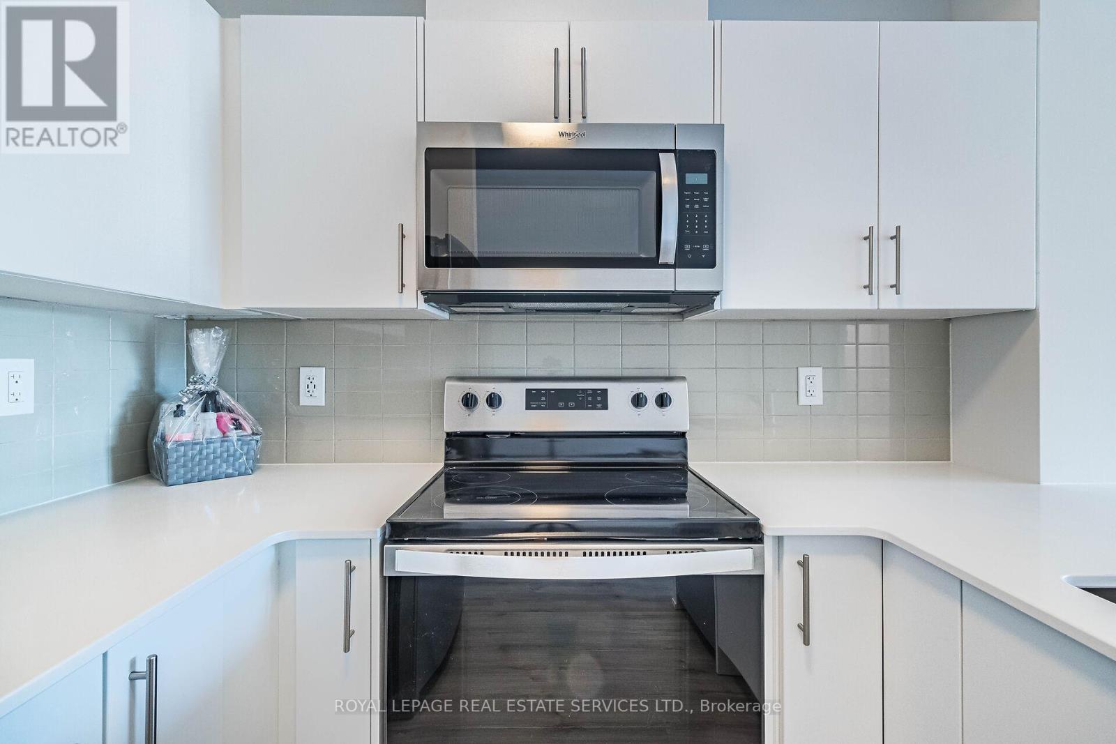 












127 - 4 KIMBERLY LANE

,
Collingwood,




Ontario
L9Y5K8

