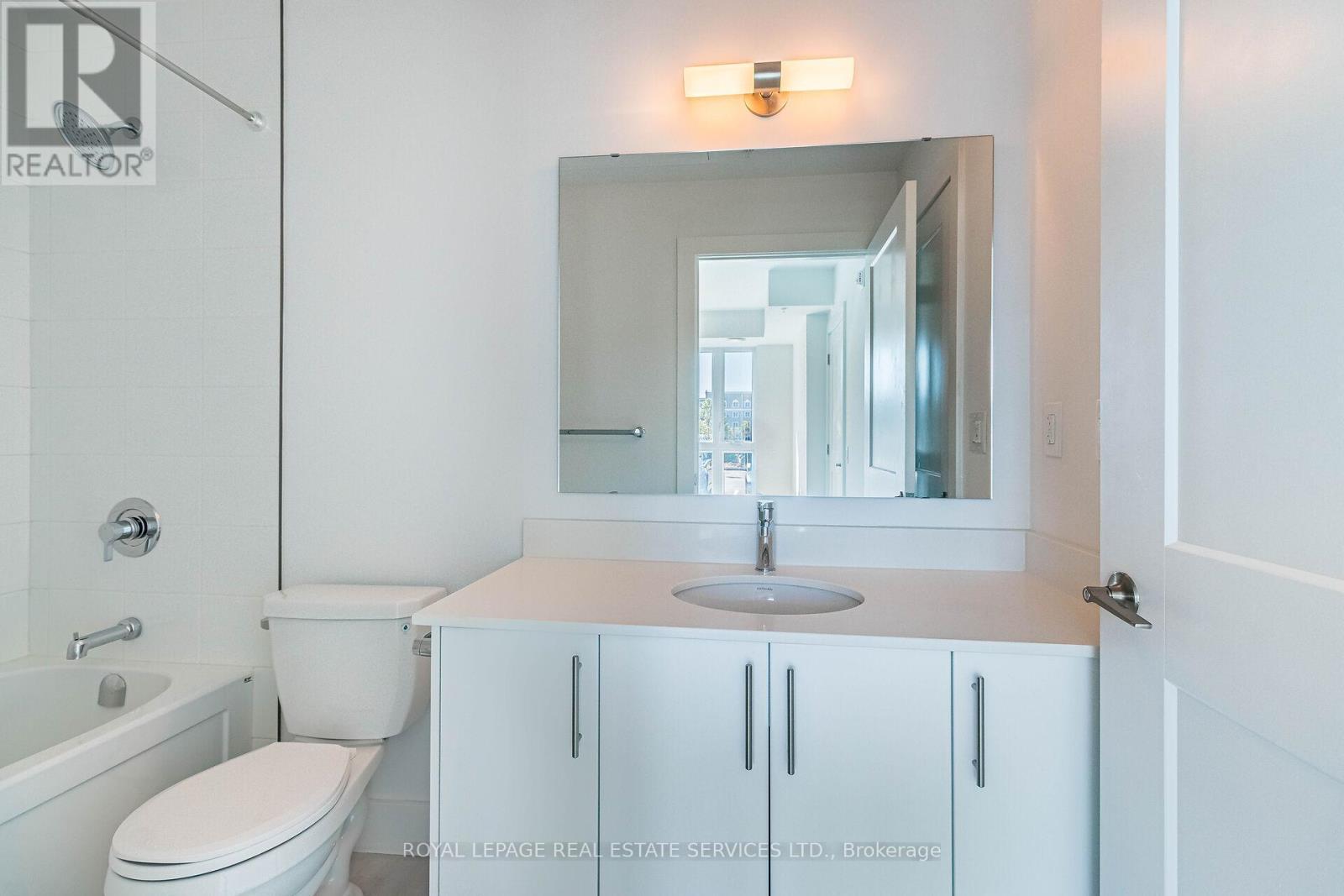 












127 - 4 KIMBERLY LANE

,
Collingwood,




Ontario
L9Y5K8

