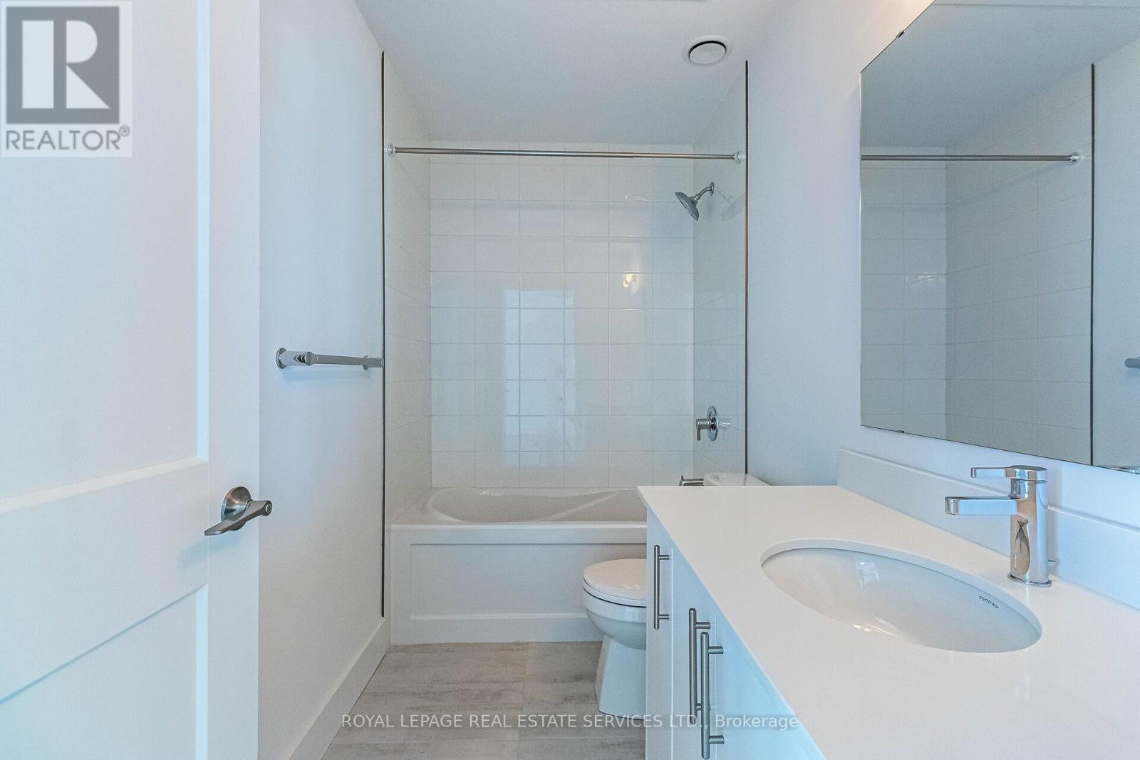 












127 - 4 KIMBERLY LANE

,
Collingwood,




Ontario
L9Y5K8

