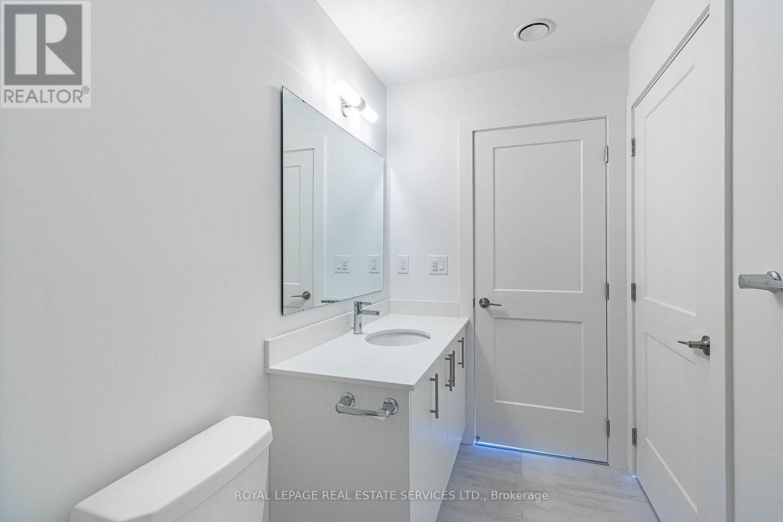 












127 - 4 KIMBERLY LANE

,
Collingwood,




Ontario
L9Y5K8

