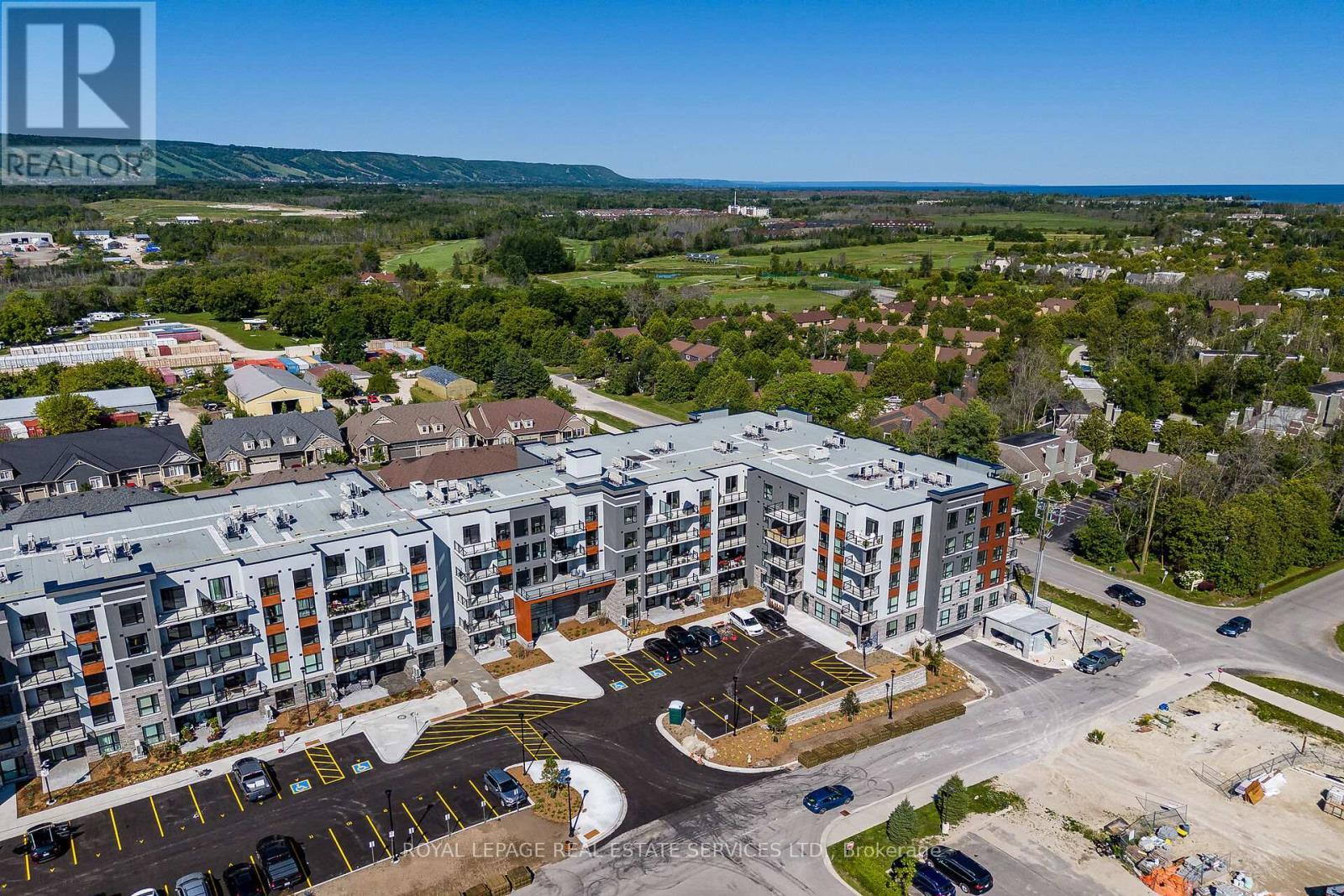 












127 - 4 KIMBERLY LANE

,
Collingwood,




Ontario
L9Y5K8

