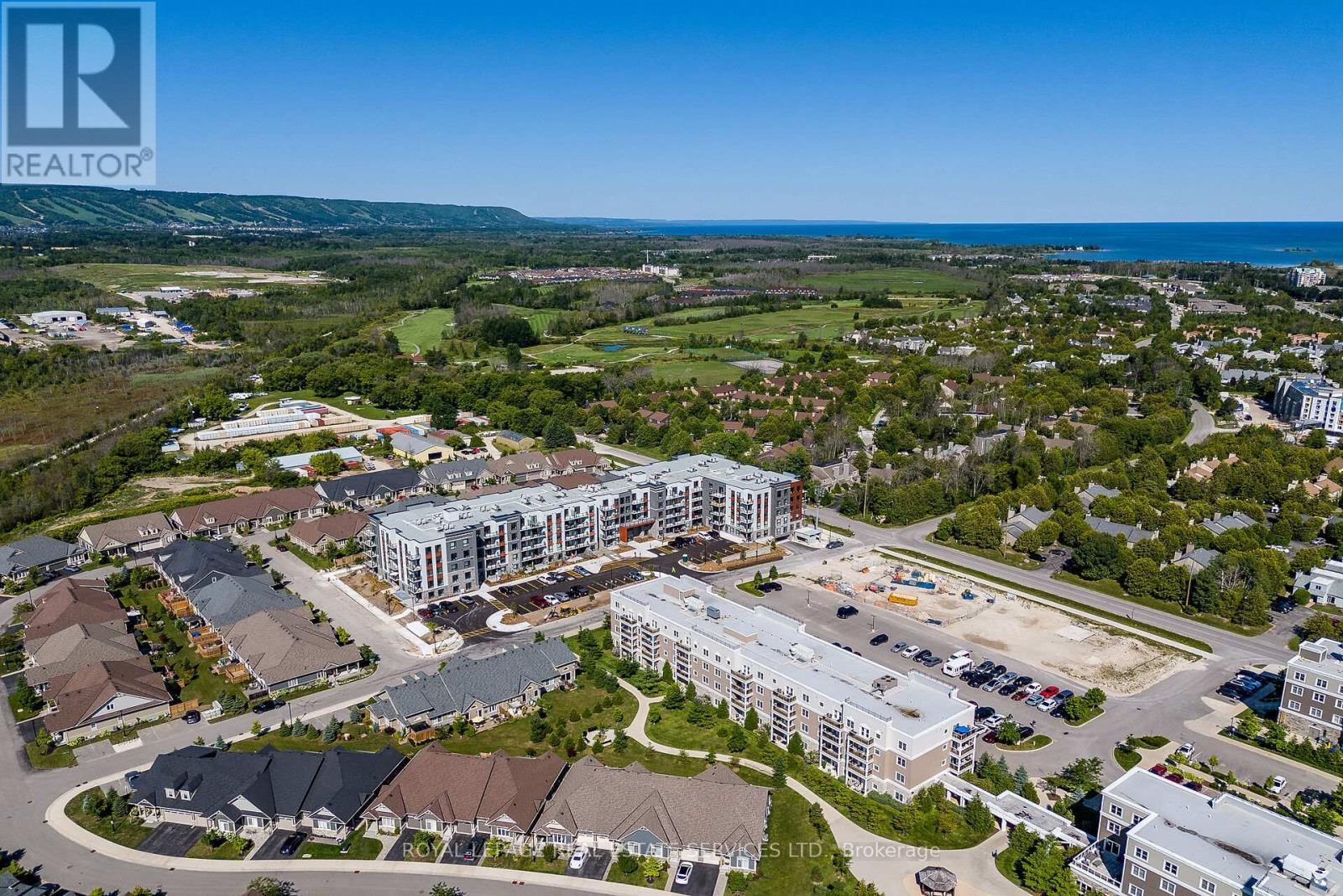 












127 - 4 KIMBERLY LANE

,
Collingwood,




Ontario
L9Y5K8

