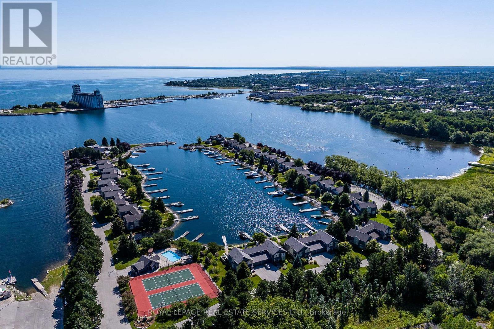 












127 - 4 KIMBERLY LANE

,
Collingwood,




Ontario
L9Y5K8

