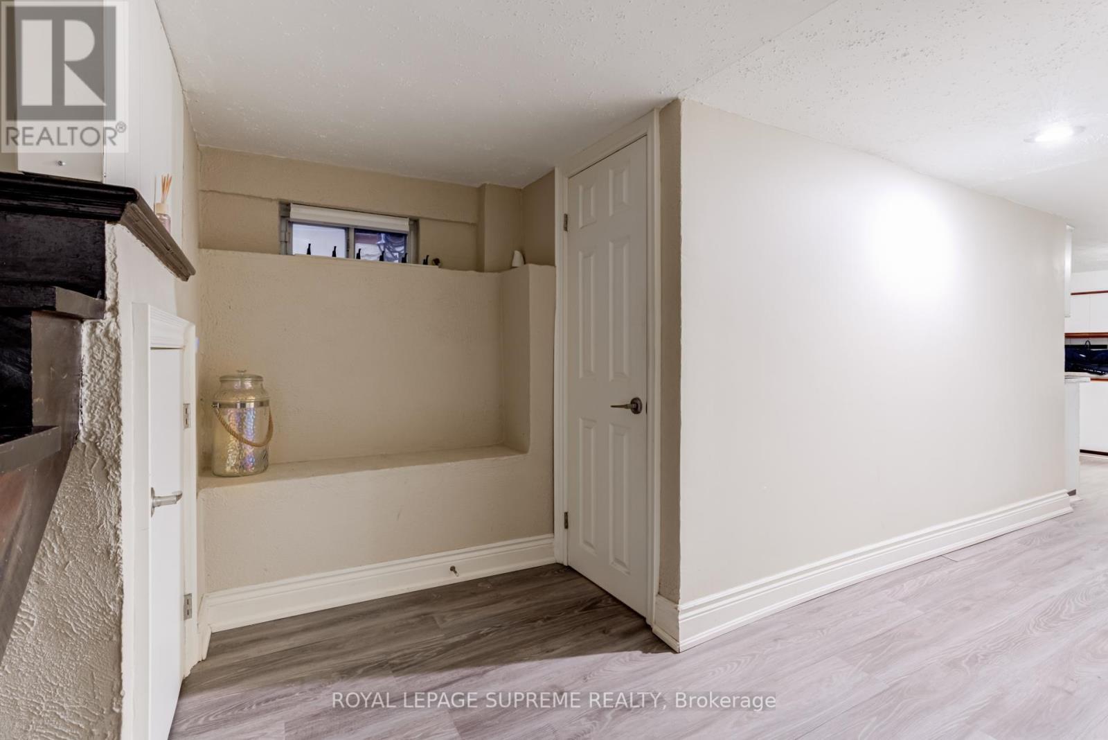 












BSMT - 242 AILEEN AVENUE

,
Toronto,




Ontario
M6M1G4

