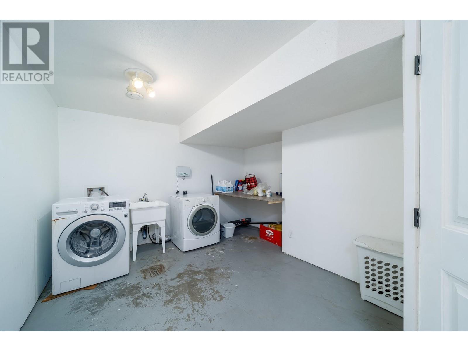 












2066 Rosefield Drive

,
West Kelowna,




British Columbia
V1Z3Y8

