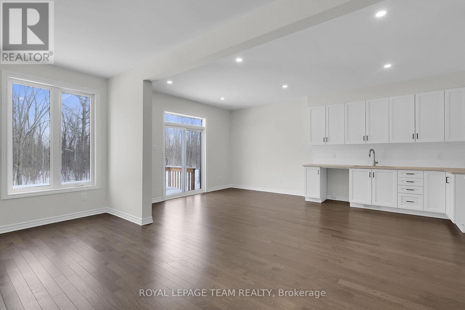 












653 PERSIMMON WAY

,
Ottawa,




Ontario
K1W0T3

