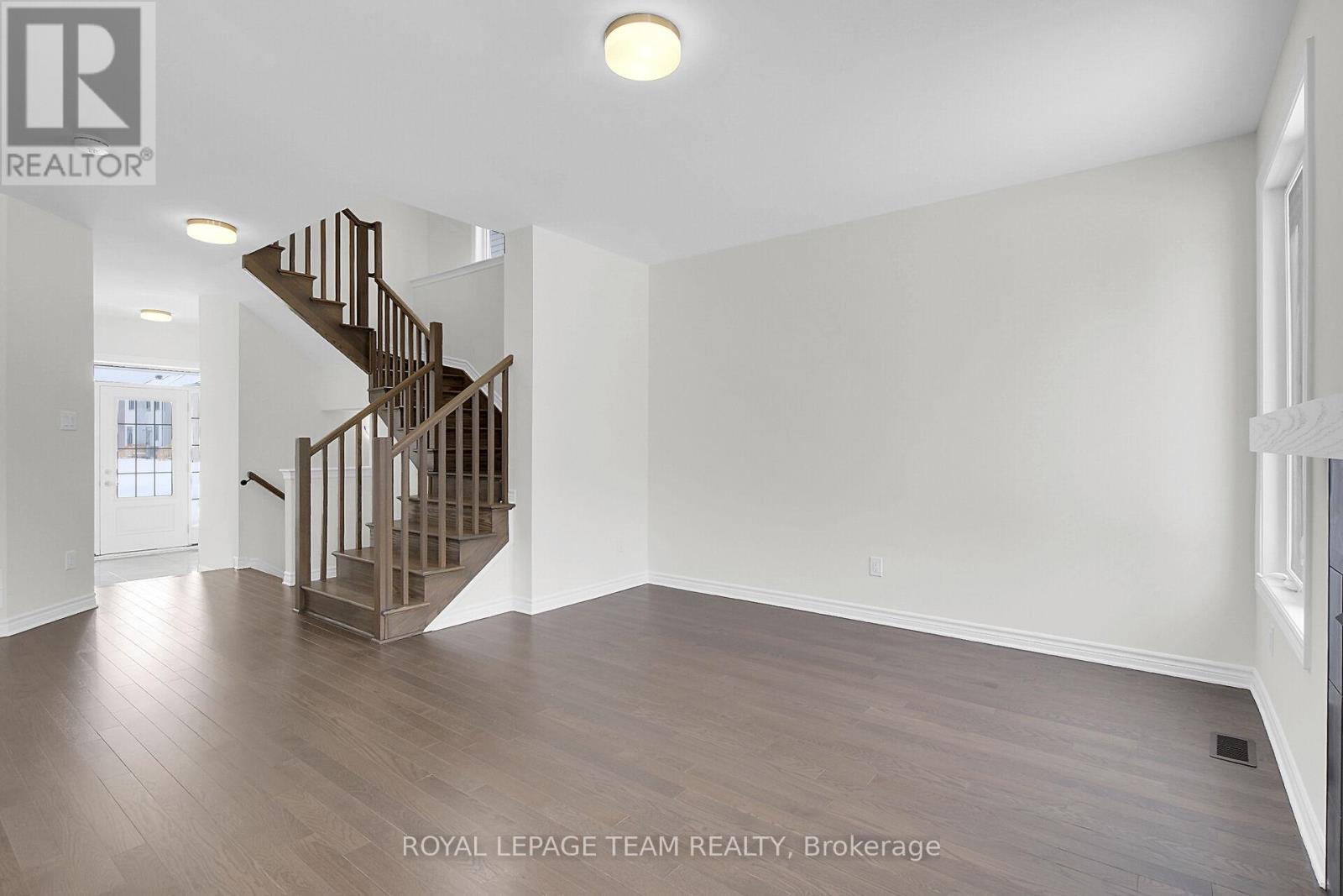 












653 PERSIMMON WAY

,
Ottawa,




Ontario
K1W0T3

