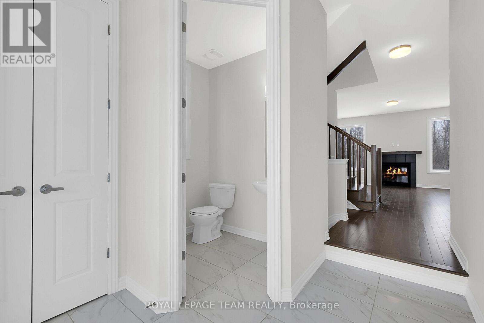 












653 PERSIMMON WAY

,
Ottawa,




Ontario
K1W0T3

