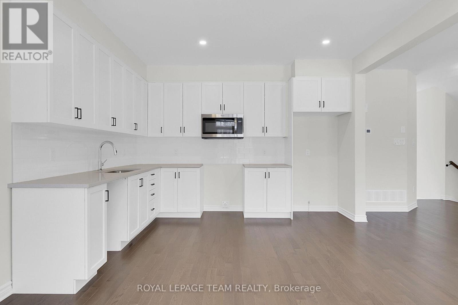 












653 PERSIMMON WAY

,
Ottawa,




Ontario
K1W0T3

