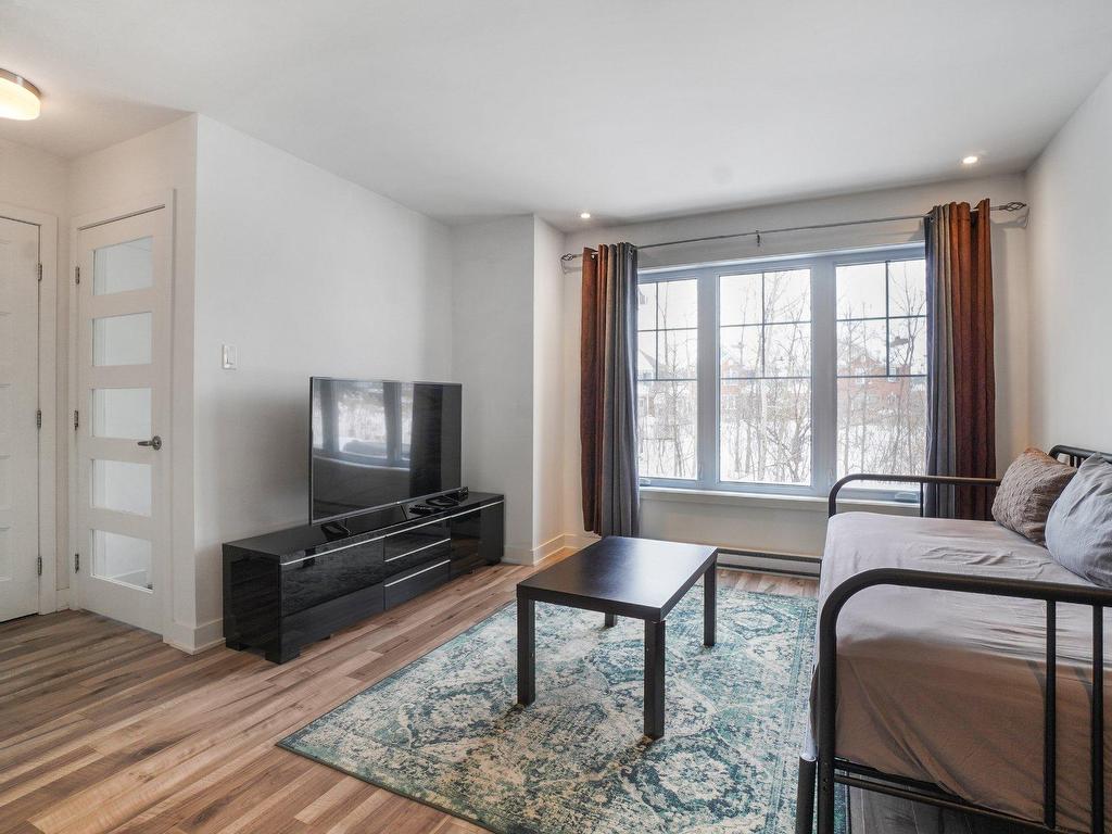 









2612


Av. de la Gare

,
Mascouche,




QC
J7K0X1

