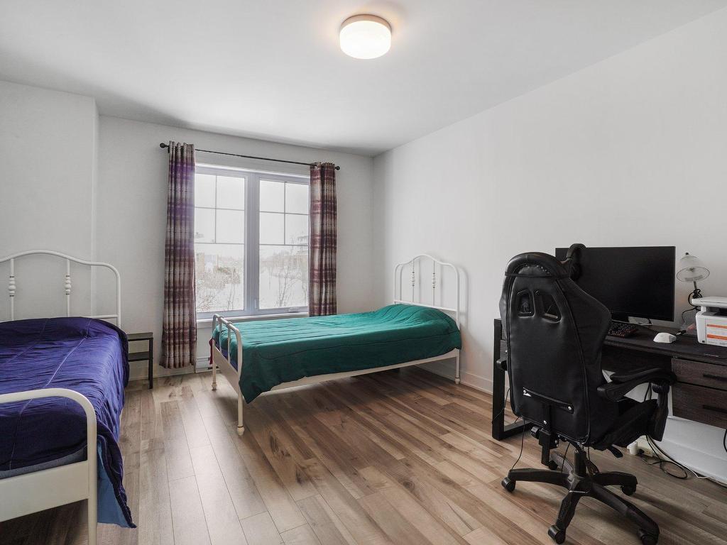 









2612


Av. de la Gare

,
Mascouche,




QC
J7K0X1

