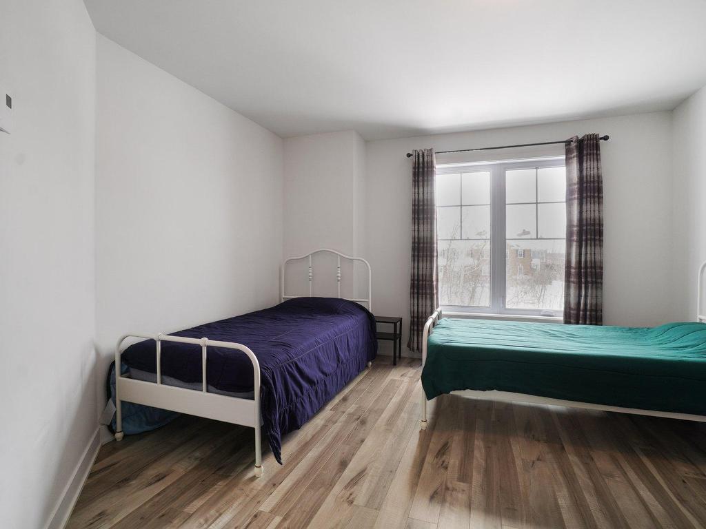 









2612


Av. de la Gare

,
Mascouche,




QC
J7K0X1

