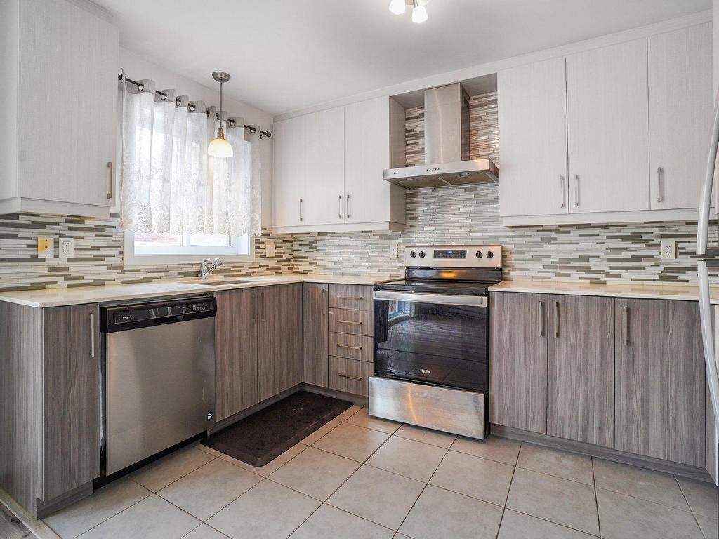 









2612


Av. de la Gare

,
Mascouche,




QC
J7K0X1

